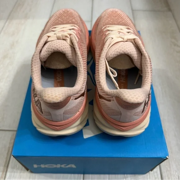 Hoka Clifton 9 Sneakers Women's Size 6.5 Sandstone
Cream - Picture 4 of 8